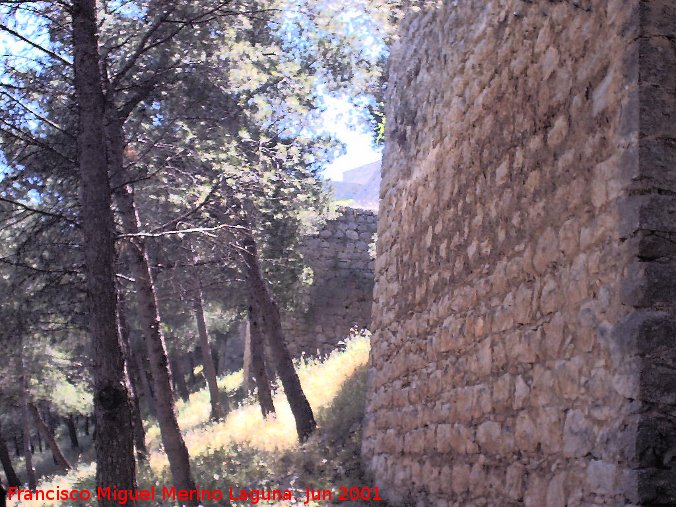 Castillo de Abrehuy. Torren Sur I - Castillo de Abrehuy. Torren Sur I. Distancia con el Torren Sur II