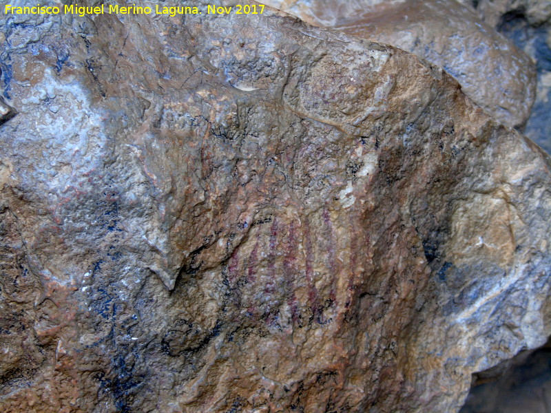 Pinturas rupestres de la Cueva de la Graja-Grupo VI - Pinturas rupestres de la Cueva de la Graja-Grupo VI. Grupos de barras de la derecha