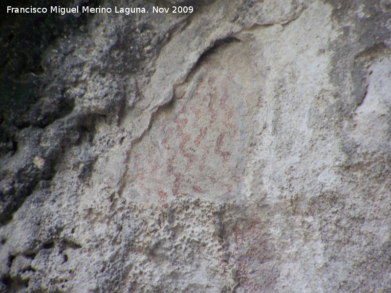 Pinturas rupestres de la Cueva de la Graja-Grupo VII - Pinturas rupestres de la Cueva de la Graja-Grupo VII. Lneas verticales en zig-zag superiores