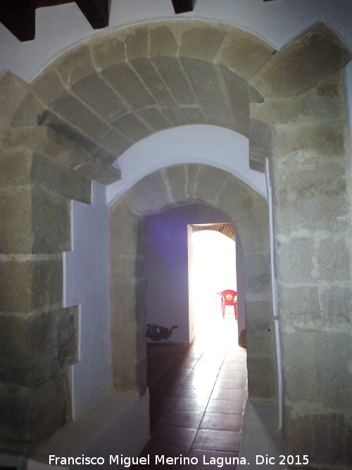 Castillo de Lopera. Torre de San Miguel - Castillo de Lopera. Torre de San Miguel. Puerta al alczar