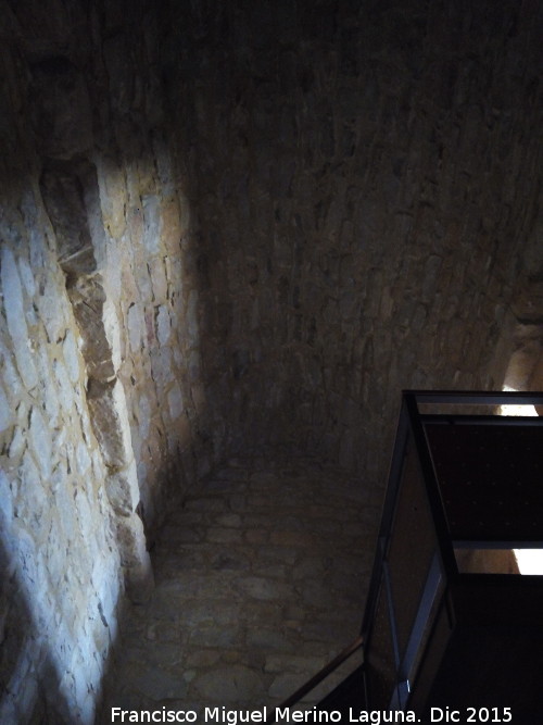 Castillo de Lopera. Torre de San Miguel - Castillo de Lopera. Torre de San Miguel. Bveda de medio can
