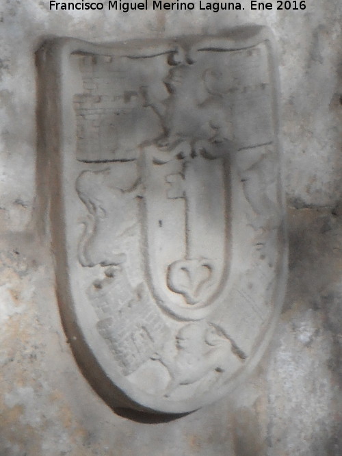 Fuente del Rey - Fuente del Rey. Escudo de Alcal la Real