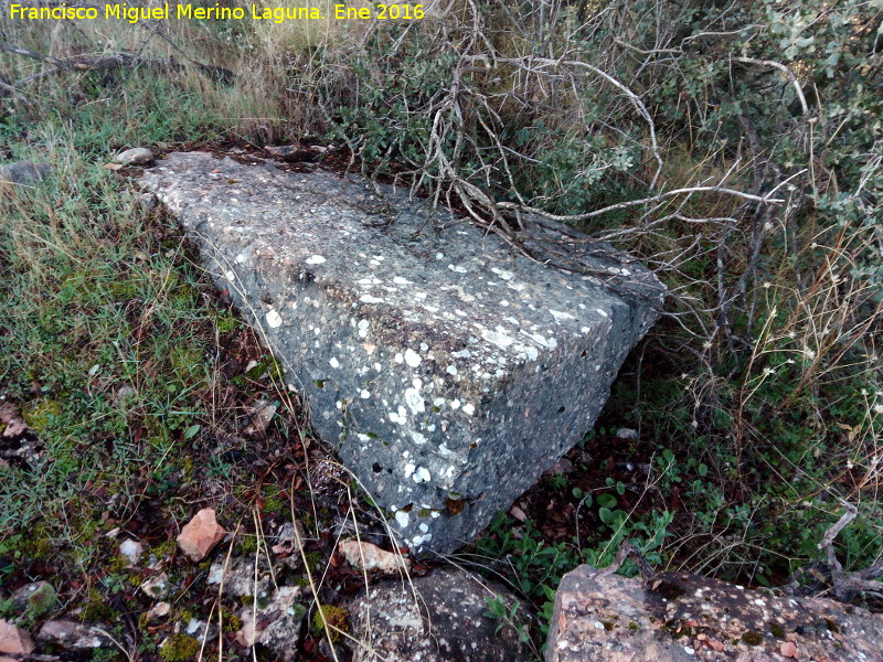 Cantera de la Coronilla - Cantera de la Coronilla. Bloque de piedra