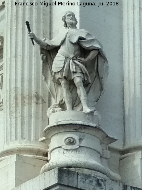 Palacio Real - Palacio Real. Estatua esquinera