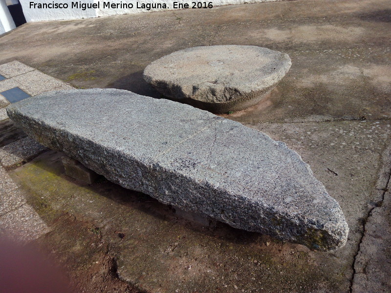 Paseo de las Estrellas del Aire de El Ojuelo - Paseo de las Estrellas del Aire de El Ojuelo. Piedras de molino haciendo de bancos