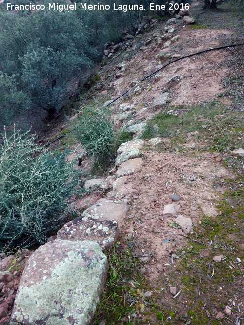 Poblado fortificado del Guadaln - Poblado fortificado del Guadaln. Lnea de muralla