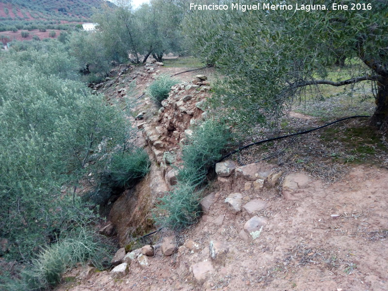 Poblado fortificado del Guadaln - Poblado fortificado del Guadaln. Lnea de muralla