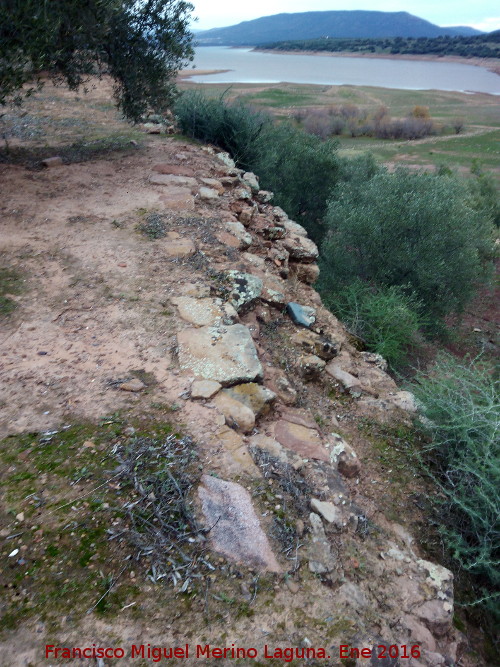 Poblado fortificado del Guadaln - Poblado fortificado del Guadaln. Muralla