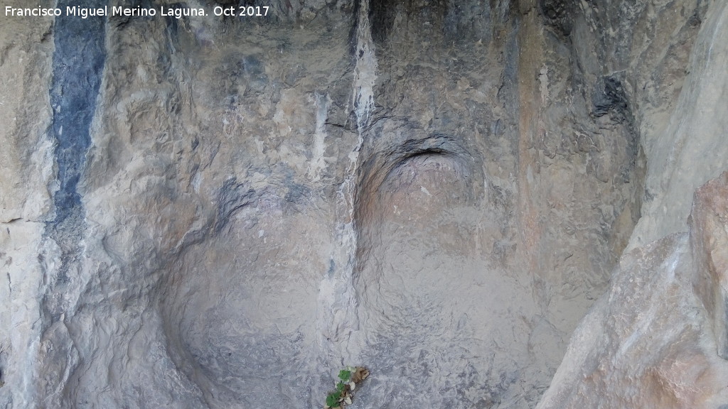 Pinturas rupestres del Castillarejo - Pinturas rupestres del Castillarejo. bside izquierdo