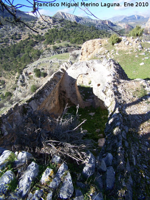 Castillo de Otiar. Aljibe - Castillo de Otiar. Aljibe. 