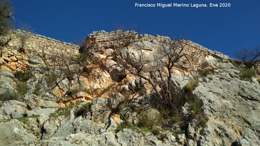 Castillo de Oti�ar. Muralla Oeste - Castillo de Oti�ar. Muralla Oeste. 