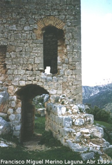 Castillo de Otiar. Torren de Acceso - Castillo de Otiar. Torren de Acceso. Desde intramuros