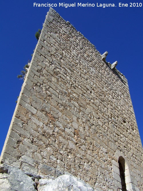 Castillo de Otiar. Torre del Homenaje - Castillo de Otiar. Torre del Homenaje. Matacn Este y Sur