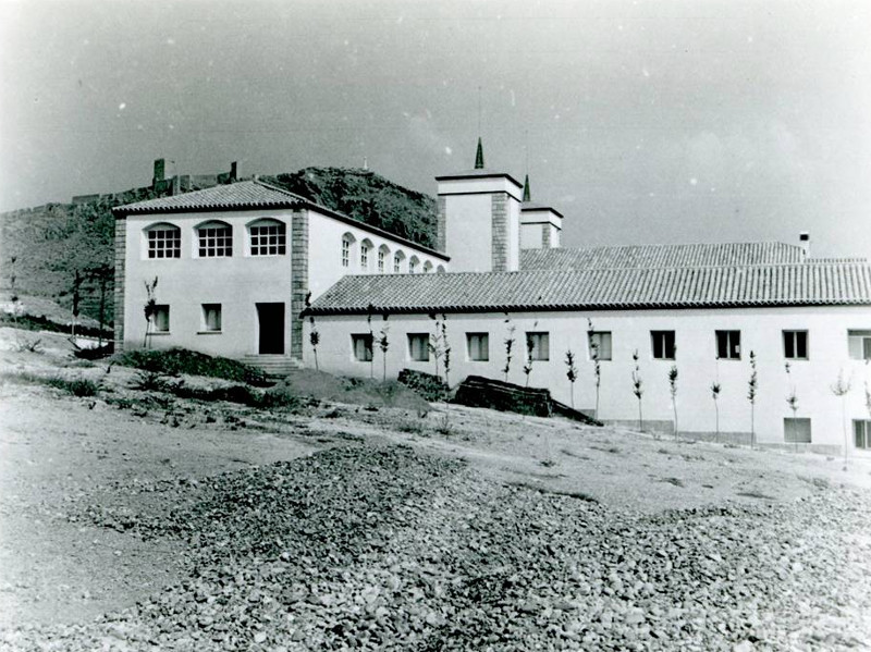 Centro Educativo Santa Mara de los Apstoles - Centro Educativo Santa Mara de los Apstoles. Foto antigua. Fotografa de Jaime Rosell