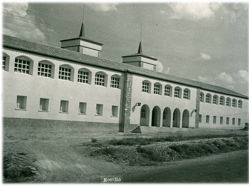 Centro Educativo Santa Mara de los Apstoles - Centro Educativo Santa Mara de los Apstoles. Foto antigua. Fotografa de Jaime Rosell Caada. Archivo IEG