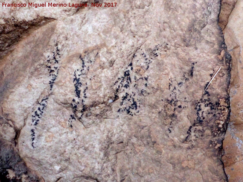 Pinturas rupestres de la Pea II - Pinturas rupestres de la Pea II. Barras en negro