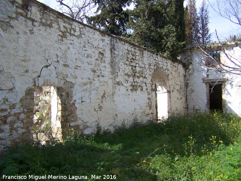 Casera de Palomareja - Casera de Palomareja. Patio lateral