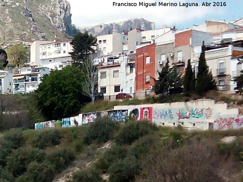 Calle San Ramn - Calle San Ramn. Graffitis en su muro de contencin