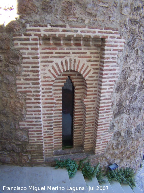 Capilla de Santa Ana - Capilla de Santa Ana. Ventana del bside