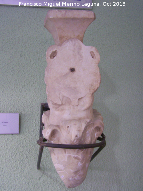 Museo de Arqueologa de San Antonio de Padua - Museo de Arqueologa de San Antonio de Padua. Pie de mesa romano. Museo San Antonio de Padua - Martos