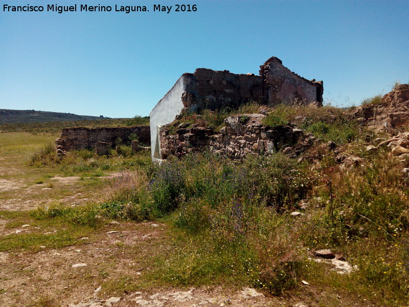 Cortijo Mirabueno - Cortijo Mirabueno. Edificaciones antigas junto a la nueva