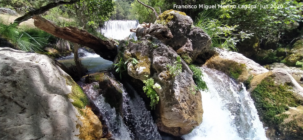 R�o Aguasmulas - R�o Aguasmulas. Con la pantaneta al fondo
