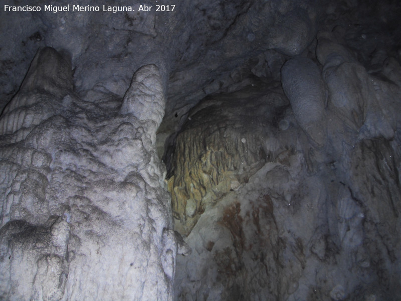 Cueva de los Esqueletos - Cueva de los Esqueletos. Formaciones rocosas