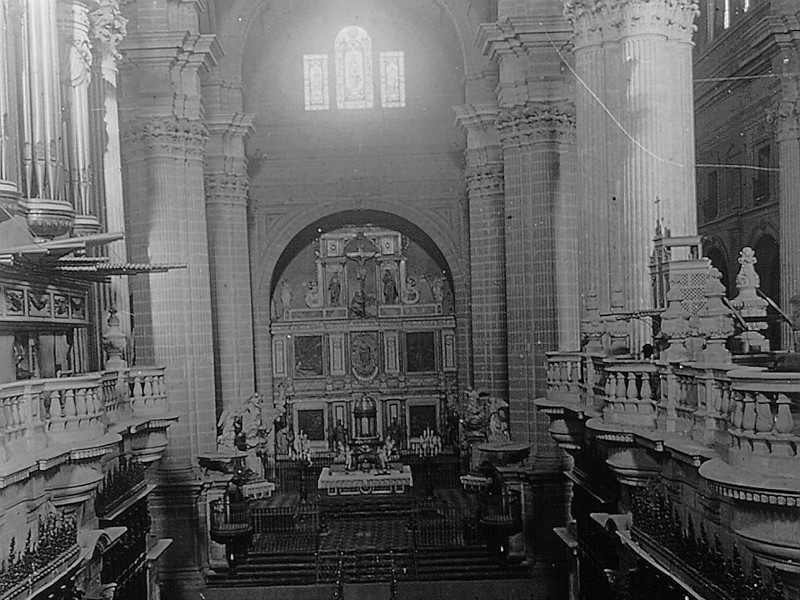 Catedral de Jan. rgano Realejo - Catedral de Jan. rgano Realejo. Foto antigua donde se aprecia su desaparecida trompetera horizontal