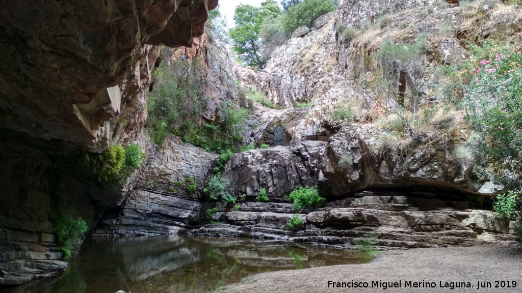 El Cimbarrillo - El Cimbarrillo. La cascada sin agua