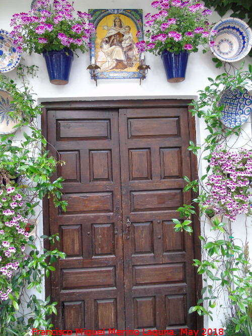 Casa de la Calle Pastora n 2 - Casa de la Calle Pastora n 2. Azulejos y puerta