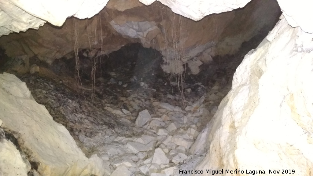 Pinturas rupestres de la Cueva de la Mina - Pinturas rupestres de la Cueva de la Mina. Manantial
