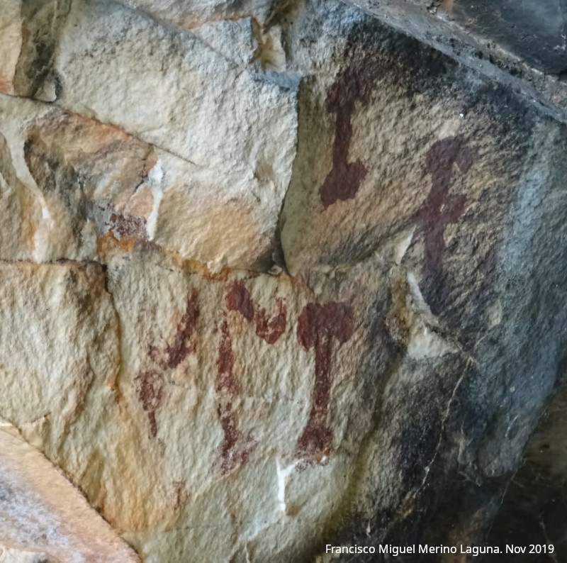 Pinturas rupestres de la Cueva de la Mina - Pinturas rupestres de la Cueva de la Mina. Antropomorfos bajos de la izquierda