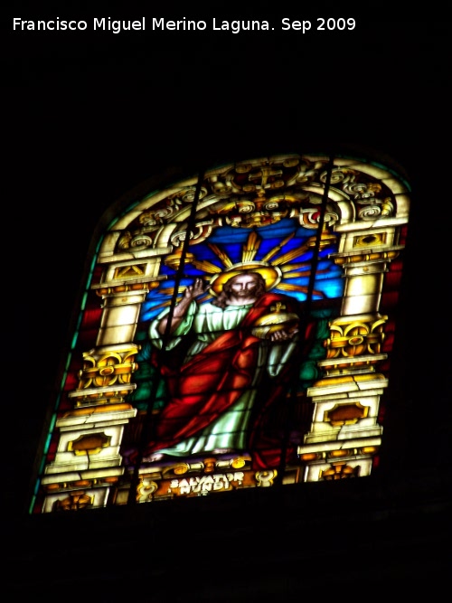 Catedral de Jaén. Vidrieras - Catedral de Jaén. Vidrieras. Vidriera central de la fachada. Salvator Mundi