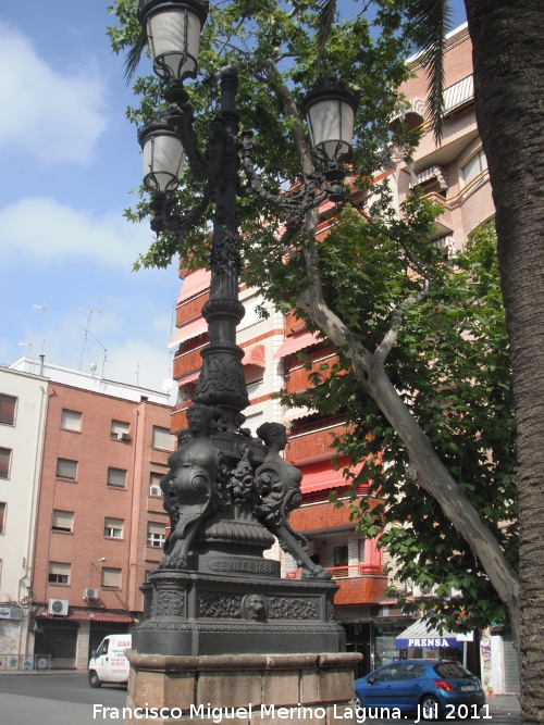 Farolas del Paseo de Linarejos - Farolas del Paseo de Linarejos. 