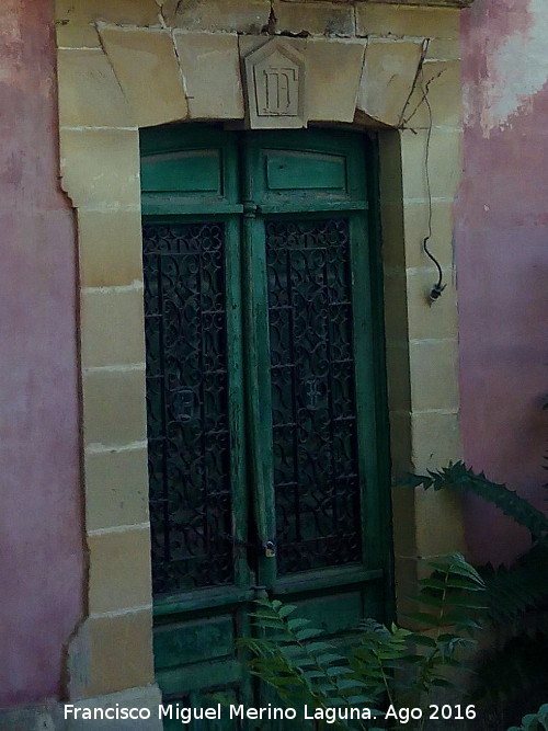 Villa Mara - Villa Mara. Portada con iniciales de los antiguos propietarios