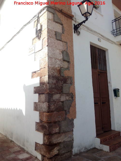 Casa Parroquial de Santa Elena - Casa Parroquial de Santa Elena. Esquina conservada a soga y tizn