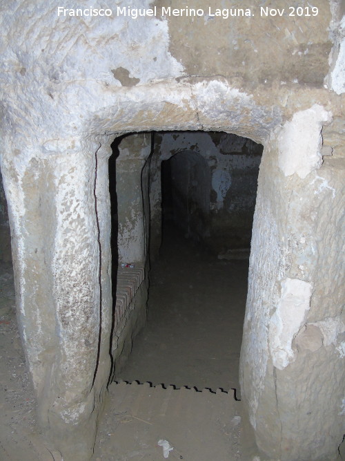 Ermita de San Torcuato - Ermita de San Torcuato. Columnas talladas