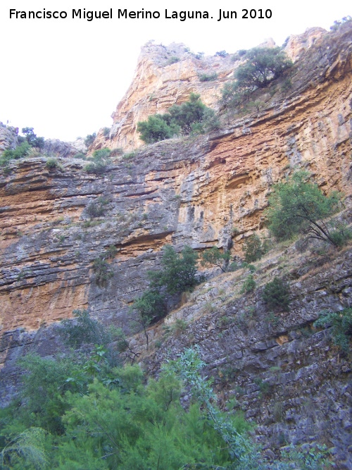 Can del Quiebrajano - Can del Quiebrajano. Paredes rocosas