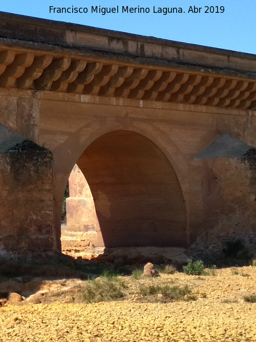 Puente Romano - Puente Romano. Ojo que fue volado en la Guerra Civil