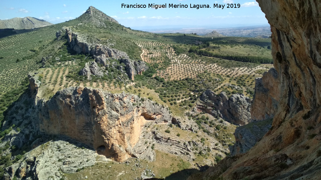 Pinturas rupestres de la Cueva de los Molinos - Pinturas rupestres de la Cueva de los Molinos. Vistas hacia El Canjorro