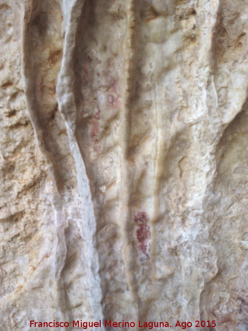 Pinturas rupestres del Abrigo de la Lancha IV - Pinturas rupestres del Abrigo de la Lancha IV. Barras y restos de pinturas rupestres centrales