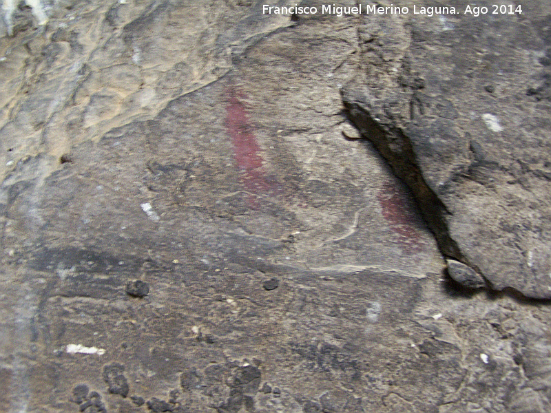 Pinturas rupestres del Abrigo I del To Serafn - Pinturas rupestres del Abrigo I del To Serafn. Cabras y barras en rojo. Grupo V
