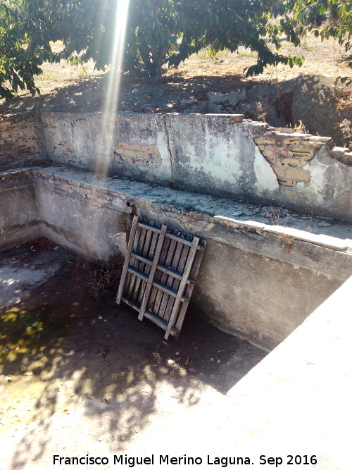 Alberca de la Casera del Cabo - Alberca de la Casera del Cabo. Alberca abandonada de mas arriba