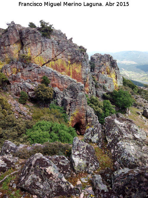 Pinturas rupestres del Collado de la Aviacin - Pinturas rupestres del Collado de la Aviacin. Cueva