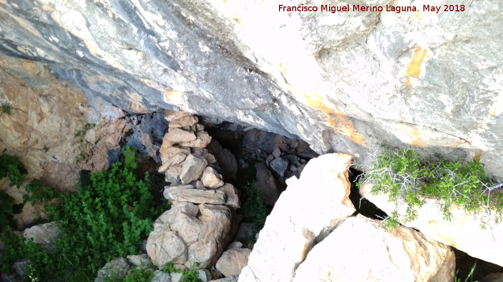 Cueva del Toro - Cueva del Toro. Muretes de piedra seca