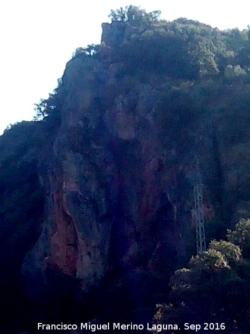 Cueva del Candil - Cueva del Candil. Pared rocosa donde se ubica
