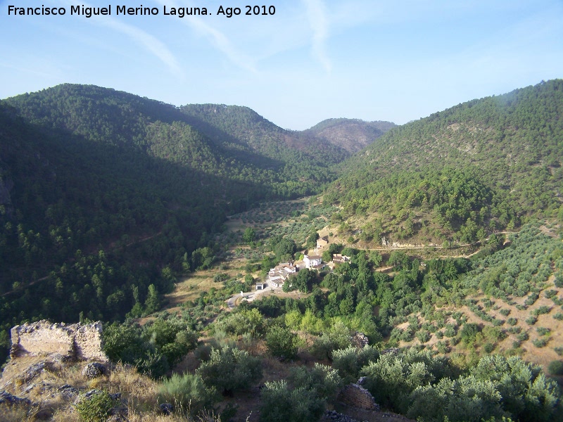 Castillo de La Espinareda - Castillo de La Espinareda. Vistas de la aldea de La Espinareda desde el Castillo