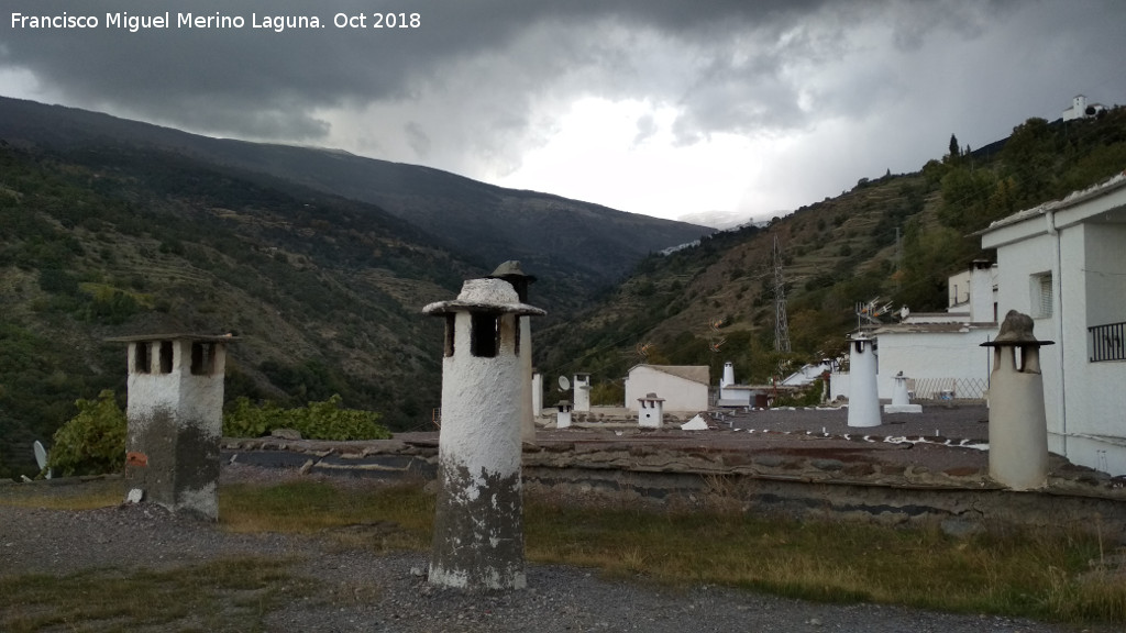 Pampaneira - Pampaneira. Tpicas chimeneas