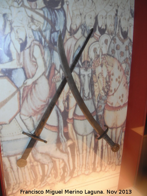 Batalla de las Navas de Tolosa - Batalla de las Navas de Tolosa. Espada contra alfanje. Museo de la Batalla de las Navas de Tolosa