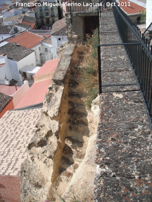 Castillo de Chiclana de Segura - Castillo de Chiclana de Segura. Escaleras de acceso